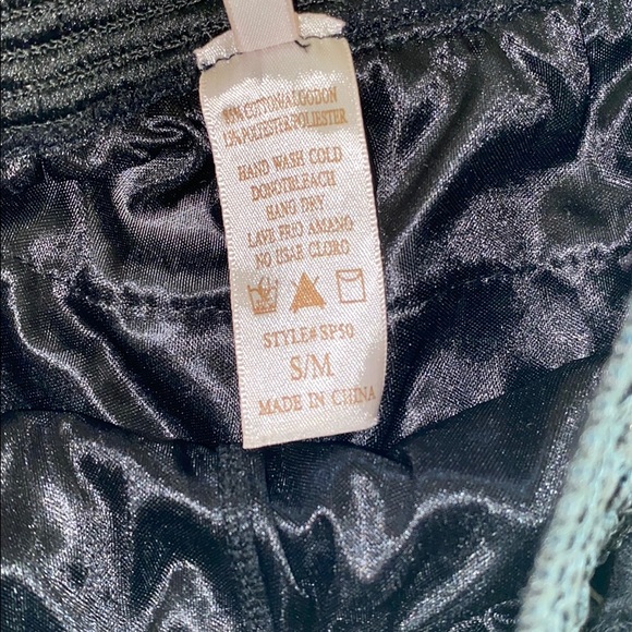 Macrame shorts - Picture 3 of 3